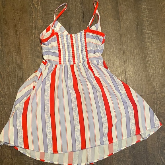 Small Express dress - Picture 2 of 2